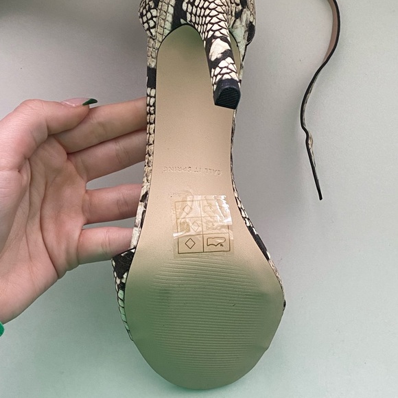 Open toe heels - Picture 5 of 6